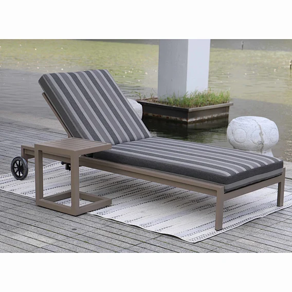 chaise lounge